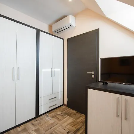 Brigitte Apartmanhotel 3*