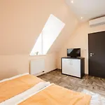 Brigitte Hotel apartamentowy